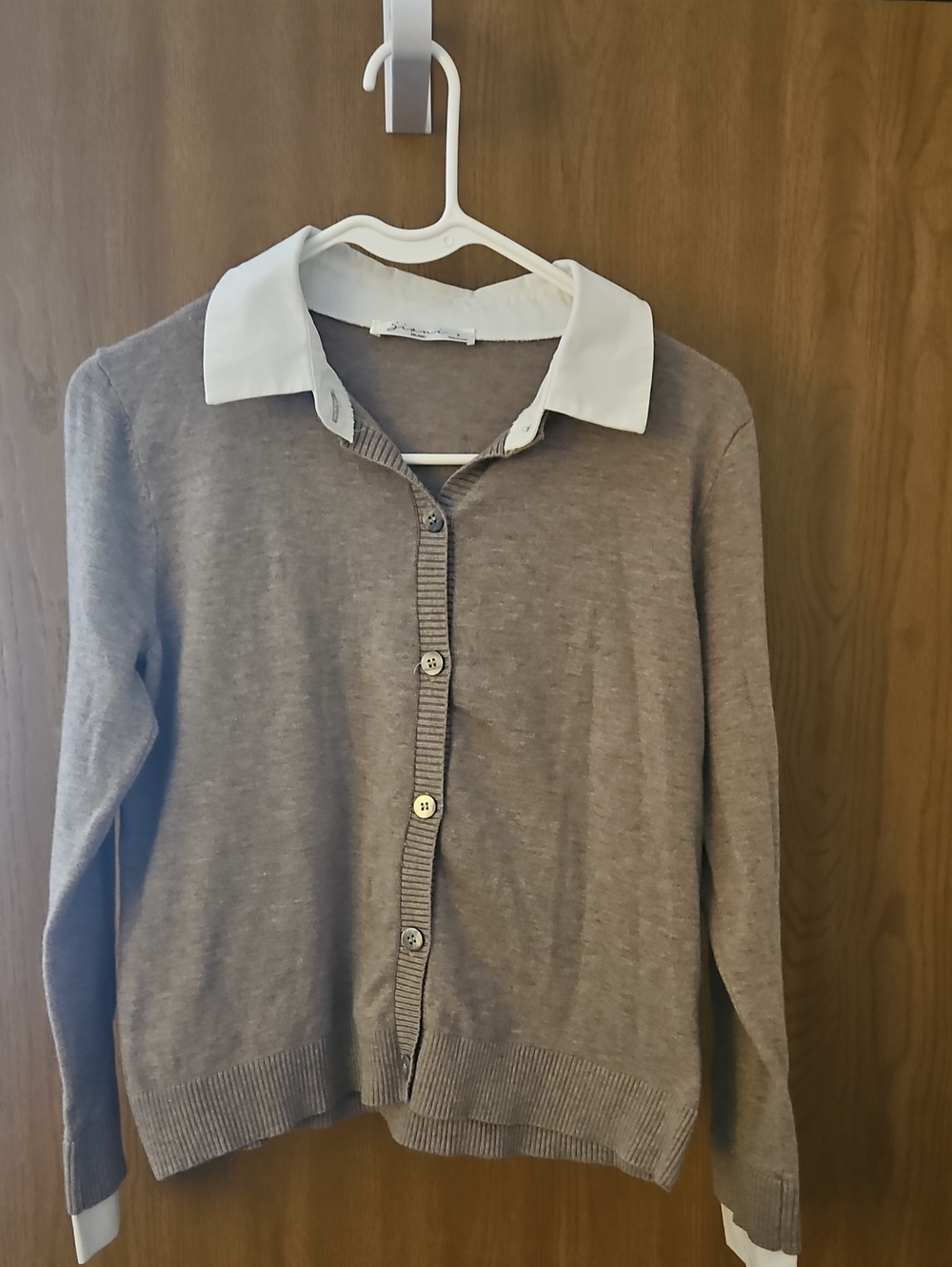 Sioni Milano Taupe Knit Top with White Collar